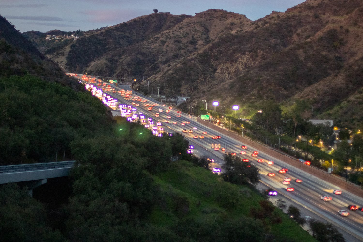 Salt Lake City, UT - Injuries Reported After Crash on S 600 E