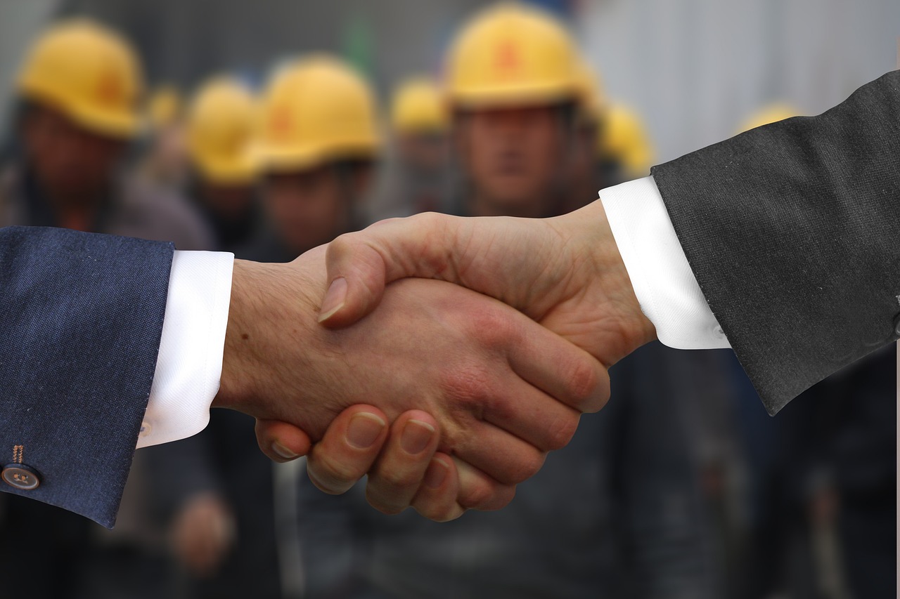 shaking-hands-2974790_1280