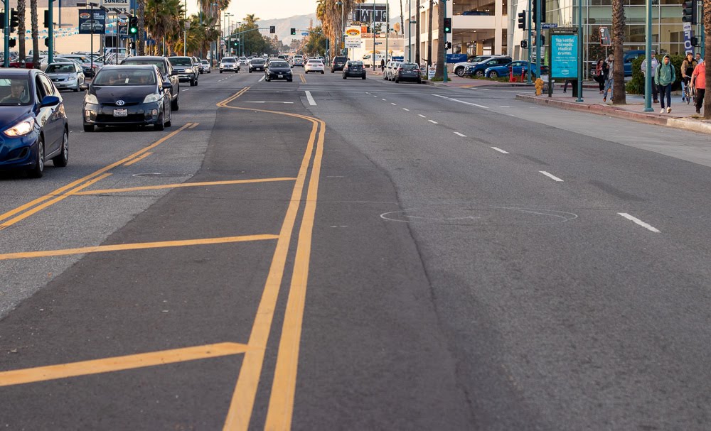 Salt Lake City, UT - Dodge Charger and Land Rover Collide on 3500 S